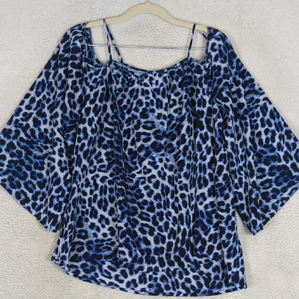 Vince Camuto Women's Blue Leopard Print Cold Shoulder Blouse Size XS‎